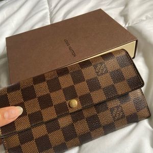 AUTHENTIC LV Sarah Wallet in Damier Ebene